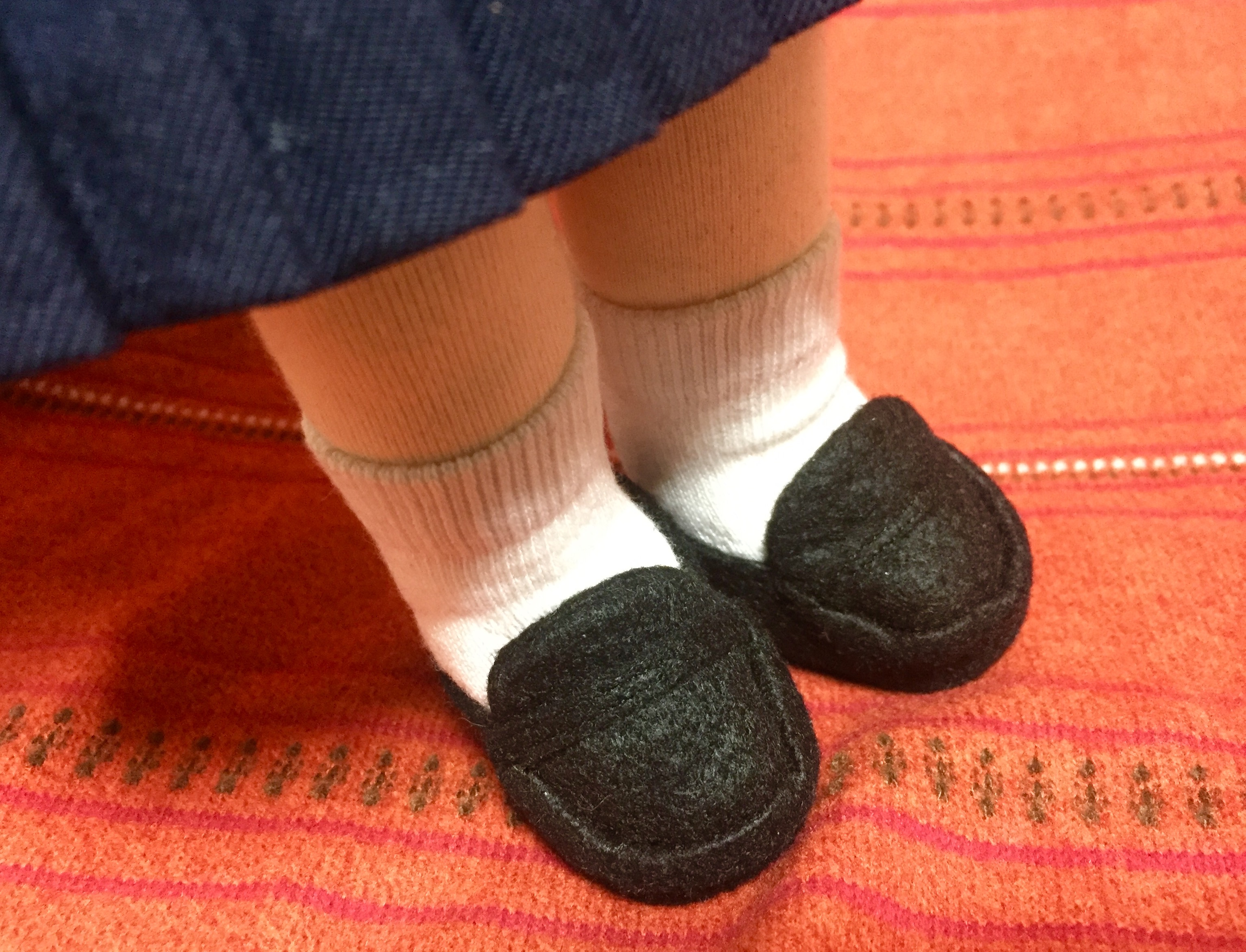 人形の靴下と靴を手作り フェルトで学生靴を作ってみた つれづれリメイク日和