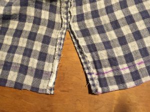 シャツの着丈を短くする方法 スリットのある裾上げの仕方 つれづれリメイク日和