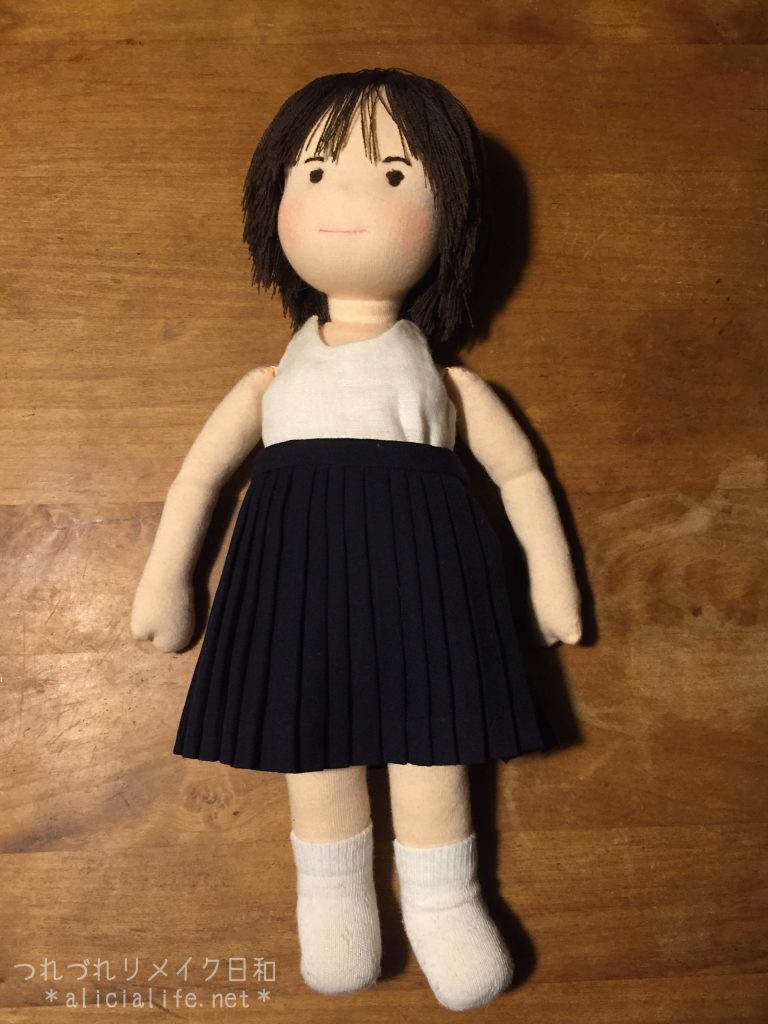 人形の髪の付け方 制服を着た布のお人形完成しました つれづれリメイク日和